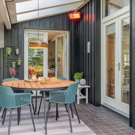 Holiday home 4 Star In Glesborg-by Traum *