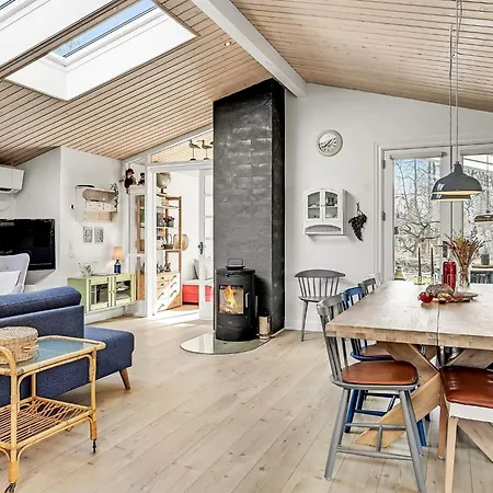 Holiday home 4 Star In Glesborg-by Traum